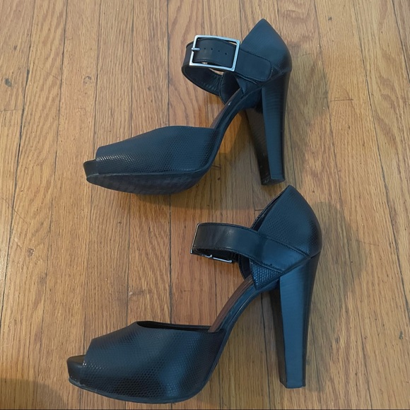 Gianni Bini Platform Heels - Picture 7 of 10